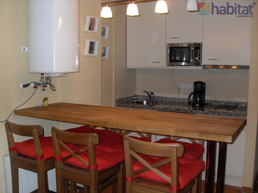 Apartamentos Habitat Zona Media Monachil Szoba fotó